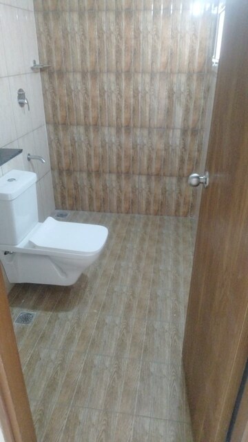 Bathroom in 3 BHK Apartment at Prestige Finsbury Park Regent, Bagaluru – for Rent