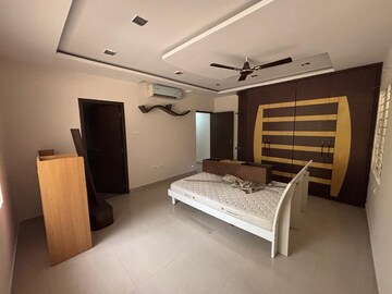 Bedroom in 3 BHK Apartment at Trendset Winz, Nanakramguda – for Rent