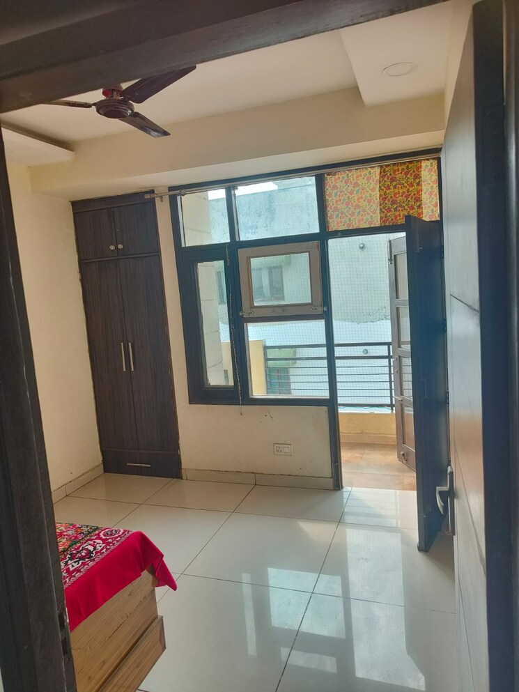 Room, ambala highway 3 Bedroom 1250 Sq.Ft. Builder Floor In Ambala Highway Zirakpur 8840991