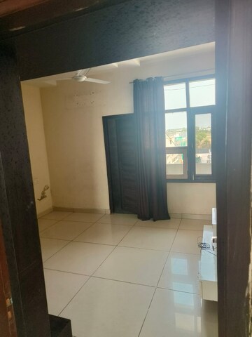 Room in 3 BHK Builder Floor at Ambala Highway – for Rent