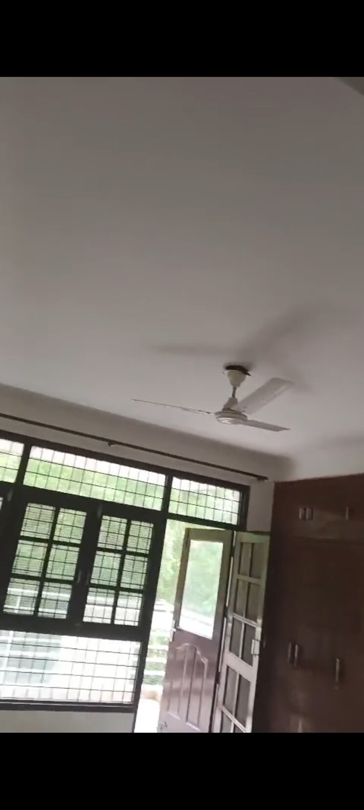 Room, mapsko-krishna-apra-gardens 3 Bedroom 1800 Sq.Mt. Apartment In Vaibhav Khand Ghaziabad 8841040