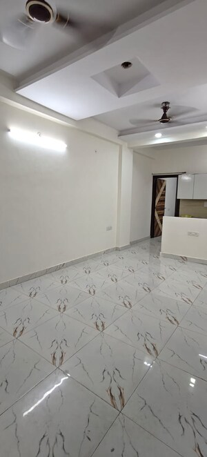 Room in 2 BHK Builder Floor at Vasundhara Sector 2b – for Sale
