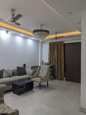 Living Room in 3 BHK Builder Floor at Grand Mall, Sector 28 – for Rent