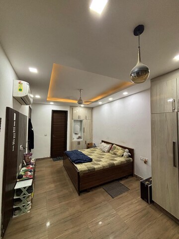 Living Room in 3 BHK Builder Floor at Grand Mall, Sector 28 – for Rent