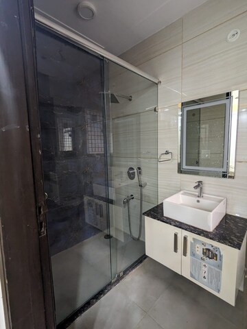 Kitchen in 3 BHK Builder Floor at Grand Mall, Sector 28 – for Rent