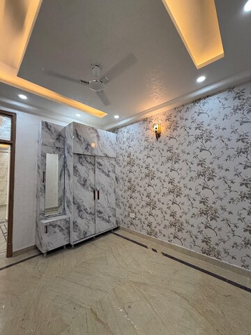 Room in 2 BHK Builder Floor at Vasundhara Sector 10 – for Sale