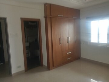 Room in 3 BHK Apartment at Chitrapuri Colony, Manikonda – for Sale