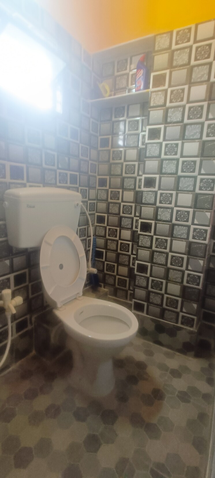 Bathroom, dum dum 1 Bedroom 400 Sq.Ft. Independent House In Dum Dum Kolkata 8841098