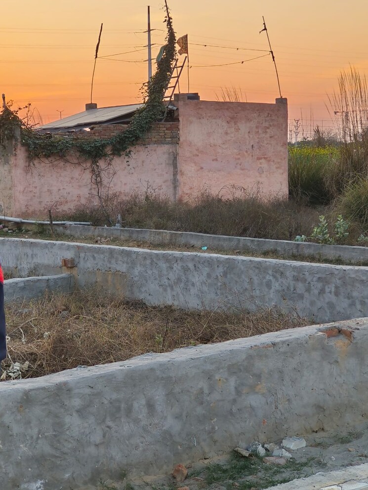 undefined, sector 12  200 Sq.Yd. Plot In Sector 12 Noida 8841102