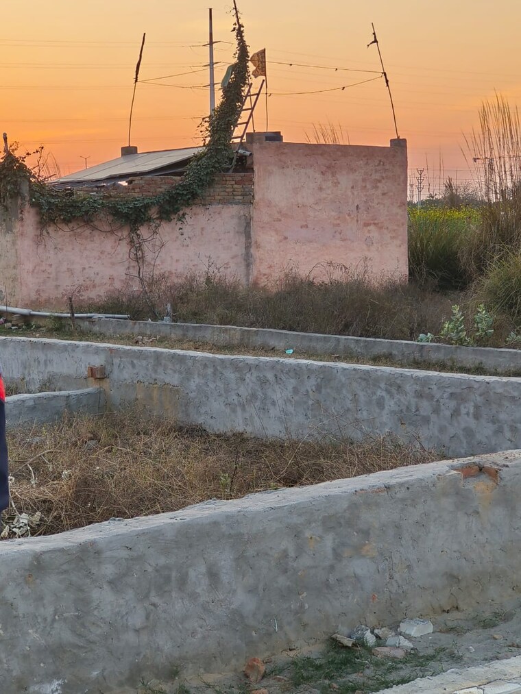 undefined, sector 12  200 Sq.Yd. Plot In Sector 12 Noida 8841102