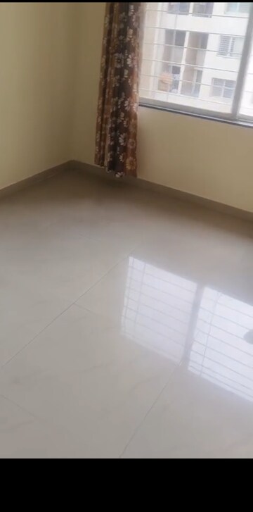Room in 2 BHK Apartment at Essen Shonest Towers, Wakad – for Rent