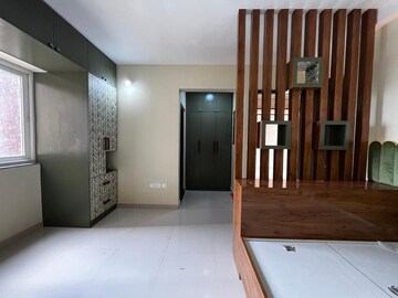 Room in 3.5 BHK Apartment at Pashmina Waterfront, Old Madras Road – for Rent