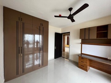 Room in 3.5 BHK Apartment at Pashmina Waterfront, Old Madras Road – for Rent