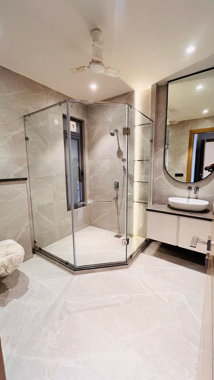 Bathroom, ansal-api-versalia 4 Bedroom 300 Sq.Yd. Builder Floor In Sector 67a Gurgaon 8841170