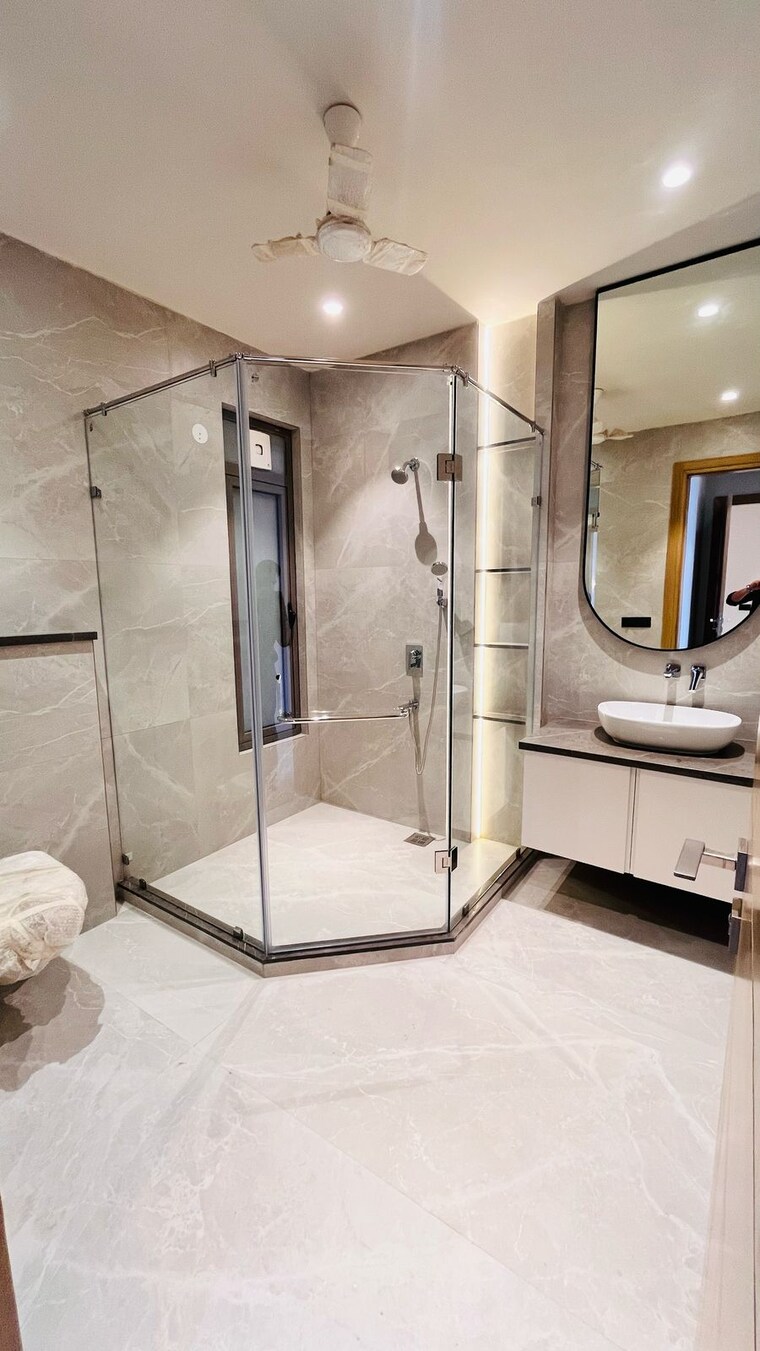 Bathroom, ansal-api-versalia 4 Bedroom 300 Sq.Yd. Builder Floor In Sector 67a Gurgaon 8841170