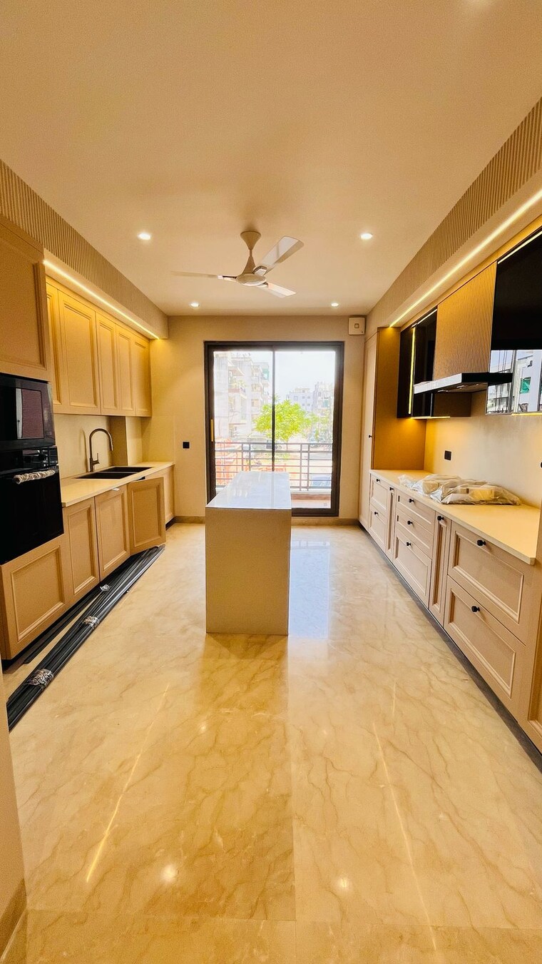 Kitchen, ansal-api-versalia 4 Bedroom 300 Sq.Yd. Builder Floor In Sector 67a Gurgaon 8841170