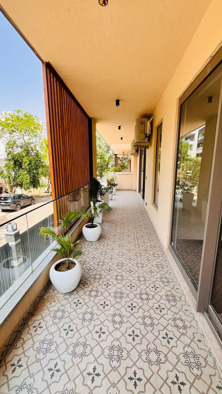 Balcony, ansal-api-versalia 4 Bedroom 300 Sq.Yd. Builder Floor In Sector 67a Gurgaon 8841170