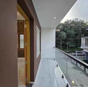 Building Lobby in 3 BHK Builder Floor at Sector 29 – for Sale