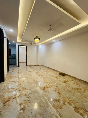 Room in 3 BHK Builder Floor at Saket – for Rent