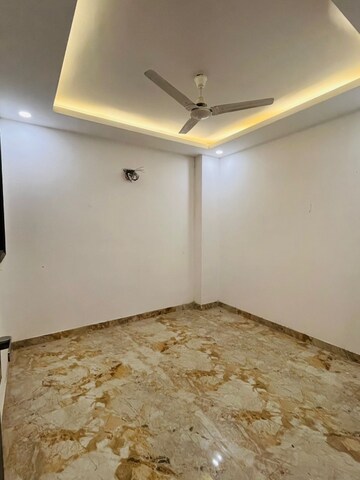 Room in 3 BHK Builder Floor at Saket – for Rent