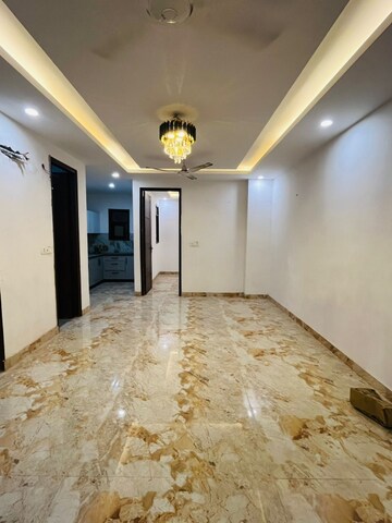Room in 3 BHK Builder Floor at Saket – for Rent