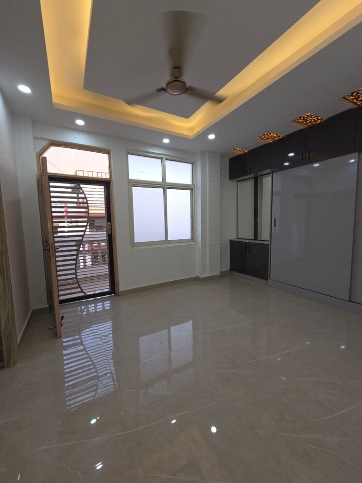 Room, vasundhara sector 5 3 Bedroom 1650 Sq.Ft. Builder Floor In Vasundhara Sector 5 Ghaziabad 8841228