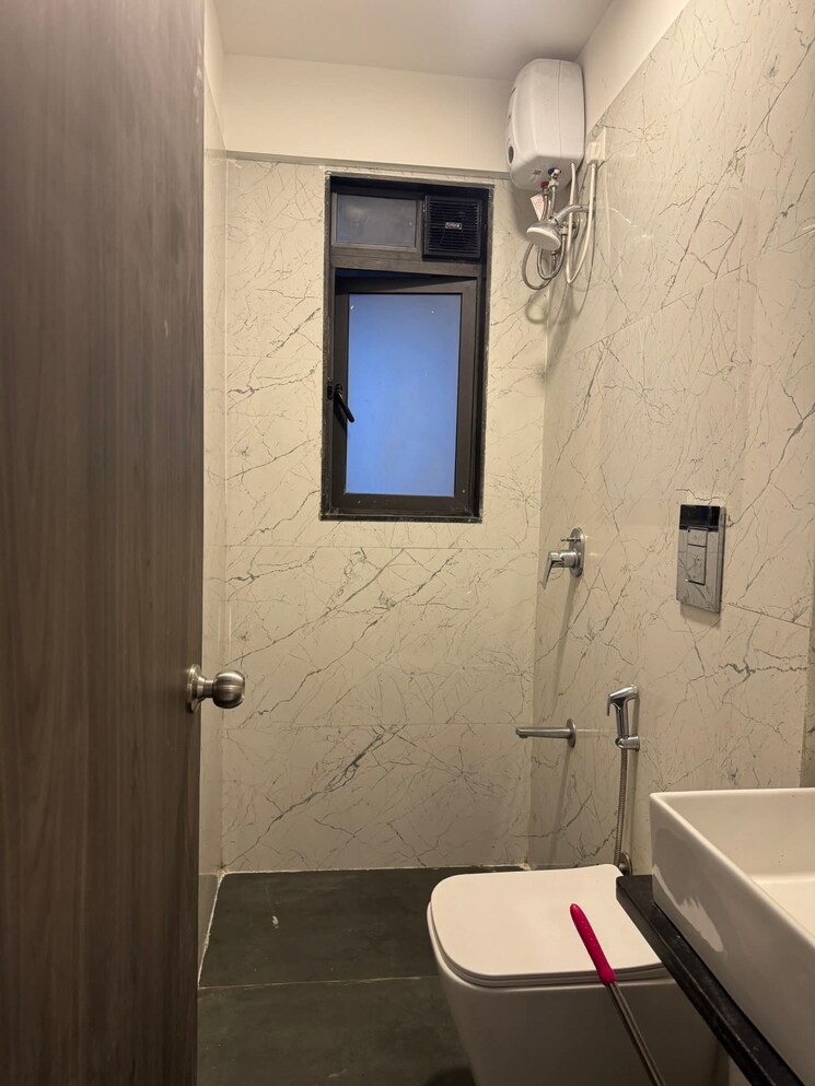Bathroom, dev-leo-tower 2 Bedroom 670 Sq.Ft. Apartment In Oshiwara Mumbai 8841237