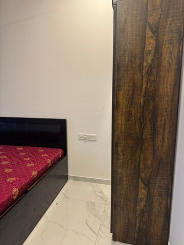 Furnished Amenities in 2 BHK Apartment at Dev Leo Tower, Oshiwara – for Rent
