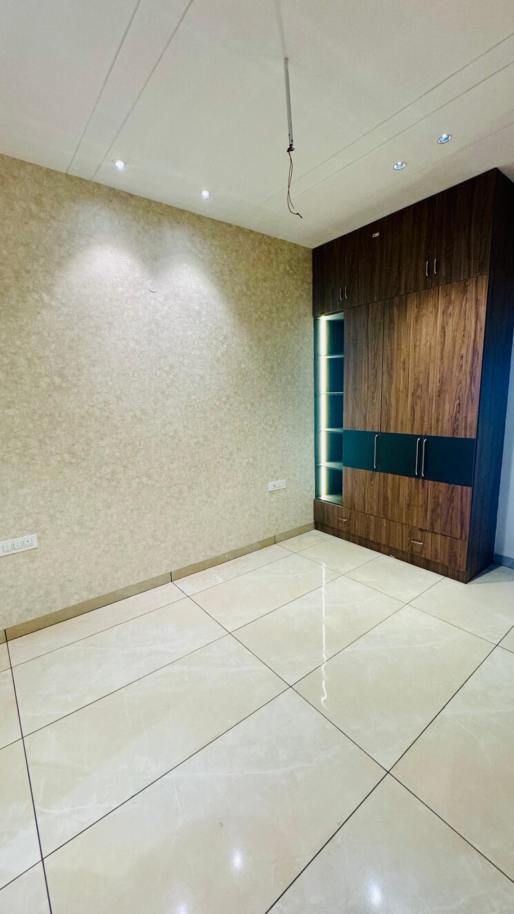 Room, sector 124 3 Bedroom 105 Sq.Yd. Villa In Sector 124 Mohali 8841226