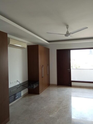 Room in 4 BHK Builder Floor at New Friends Colony – for Rent
