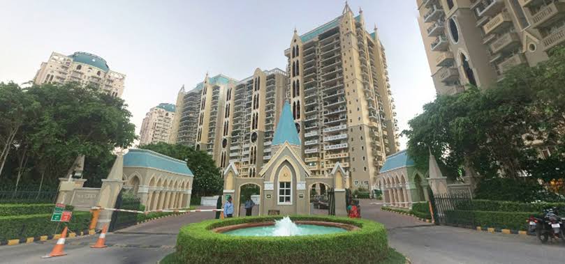 4 BHK + Servant Room Apartment For Sale in DLF Westend Heights