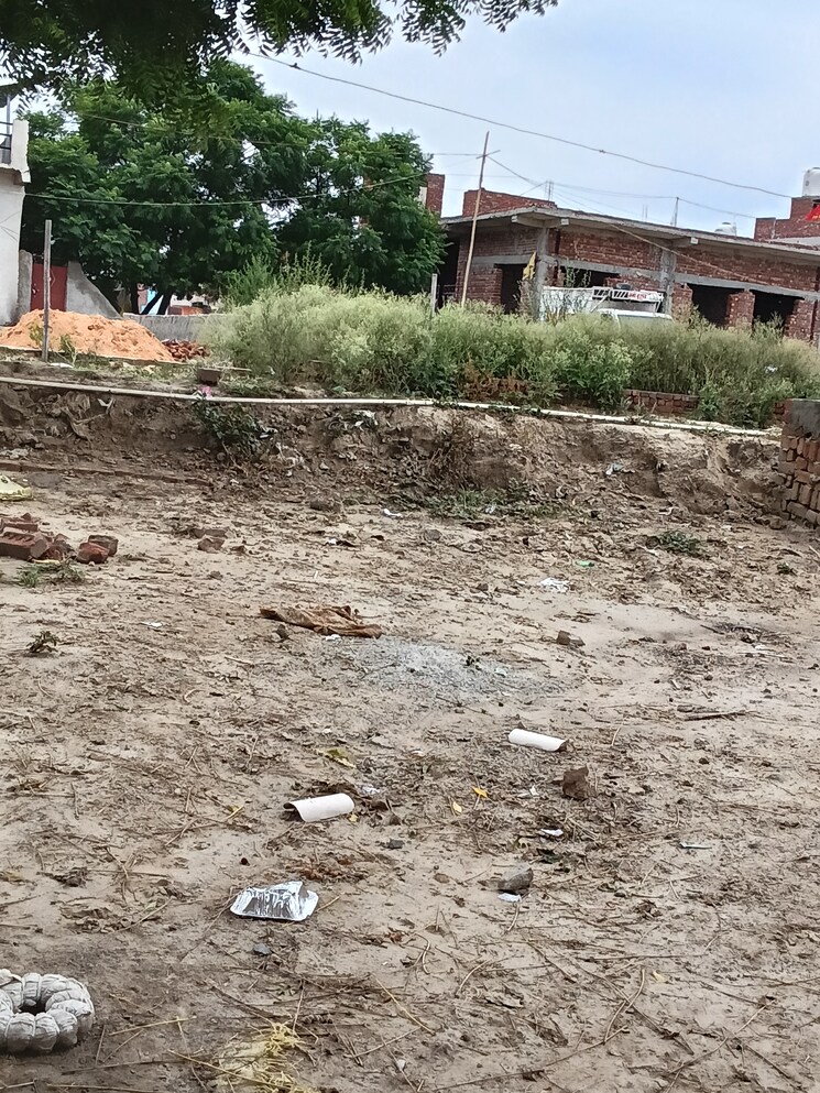 undefined, sector 123  70 Sq.Yd. Plot In Sector 123 Noida 8841349