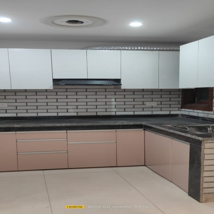 Kitchen, vishwakarma colony 3 Bedroom 910 Sq.Ft. Builder Floor In Vishwakarma Colony Delhi 8841367