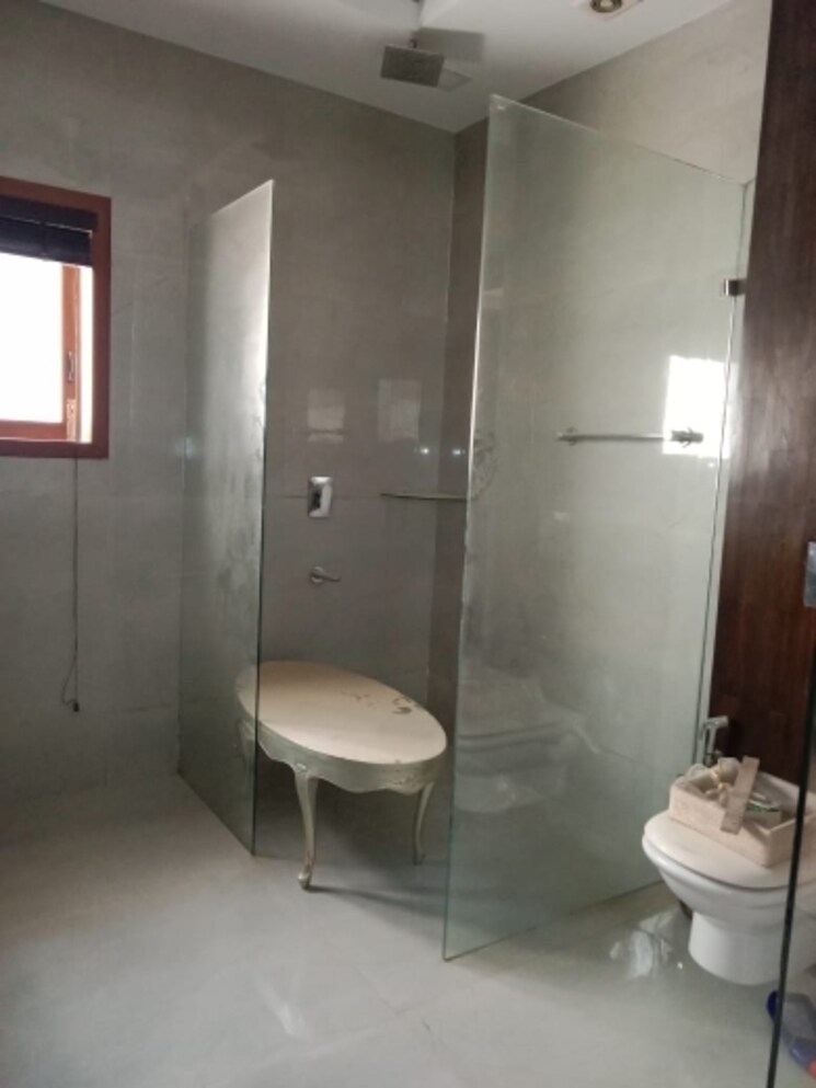 Bathroom, new friends colony 4 Bedroom 500 Sq.Yd. Builder Floor In New Friends Colony Delhi 8841380