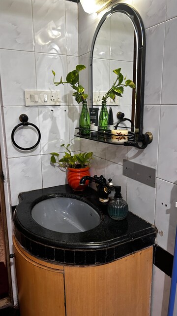 Master Bedroom in 3 BHK Apartment at Dheeraj Gaurav Heights, Jogeshwari West – for Rent