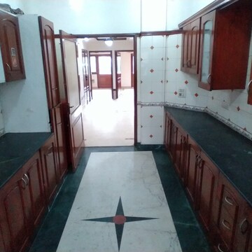 Kitchen in 3 BHK Builder Floor at Dlf Phase I – for Rent