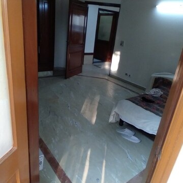Bathroom in 3 BHK Builder Floor at Dlf Phase I – for Rent