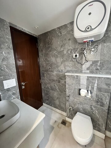Furnished Amenities in 2 BHK Builder Floor at Subhash Nagar – for Rent