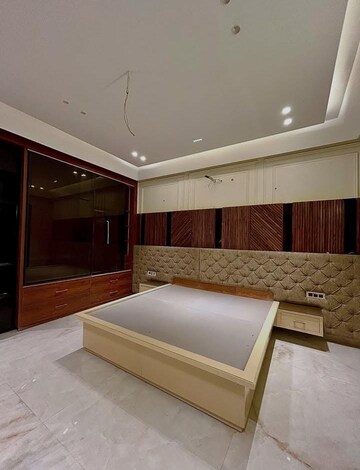 Bedroom in 2 BHK Builder Floor at Sector 35 – for Sale