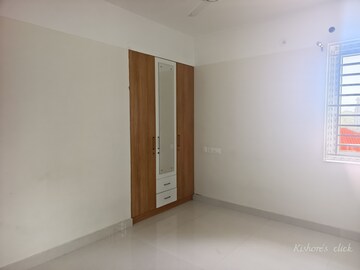 Room in 3 BHK Apartment at Pmg – for Rent
