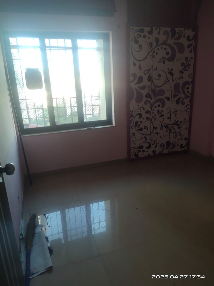 Room, dosti-vihar 1 Bedroom 597 Sq.Ft. Apartment In Samata Nagar Thane 8841413