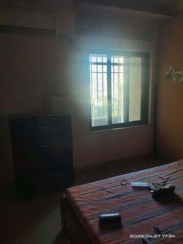 Room in 1 BHK Apartment at Dosti Vihar, Samata Nagar – for Rent