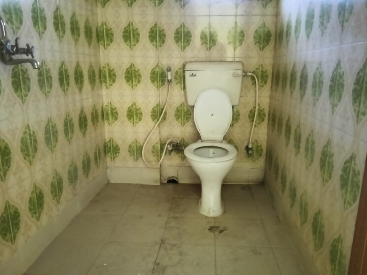 Bathroom, prince anwar shah road 3 Bedroom 1150 Sq.Ft. Apartment In Prince Anwar Shah Road Kolkata 8841435