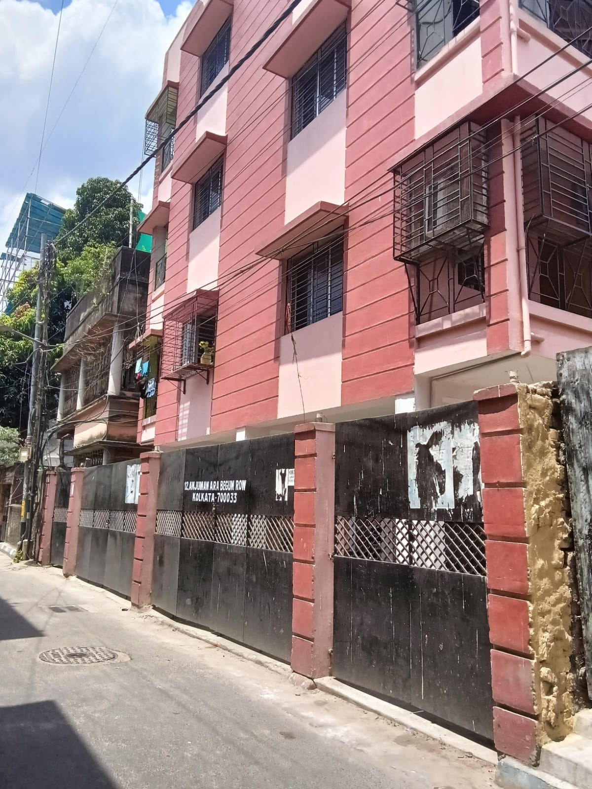 3 BHK Apartment For Sale in Prince Anwar Shah Road