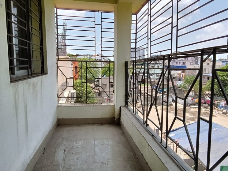 Balcony, prince anwar shah road 3 Bedroom 1150 Sq.Ft. Apartment In Prince Anwar Shah Road Kolkata 8841435
