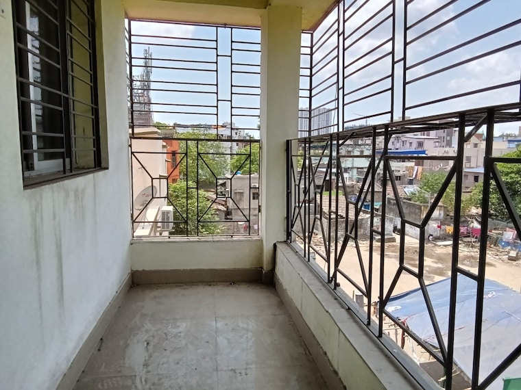 Balcony, prince anwar shah road 3 Bedroom 1150 Sq.Ft. Apartment In Prince Anwar Shah Road Kolkata 8841435