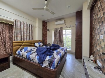 Bedroom in 3 BHK Apartment at Sristi Plaza, Chinar Park – for Rent