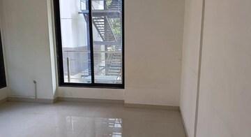 Room in 3 BHK Apartment at JP Rishabh Tower Azad Nagar, Andheri West – for Rent
