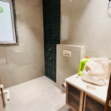 Bathroom in 3 BHK Builder Floor at Ansal Boom Plaza, Sector 57 – for Sale