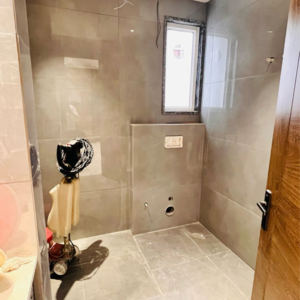 Bathroom in 3 BHK Builder Floor at Ansal Boom Plaza, Sector 57 – for Sale